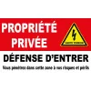 Propriété privée défense d'entrer vous pénétrez dans cette zone à vos risques et périls avec picto danger electrique
