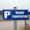 Panneau Parking réservé transporteur – Panneau parking