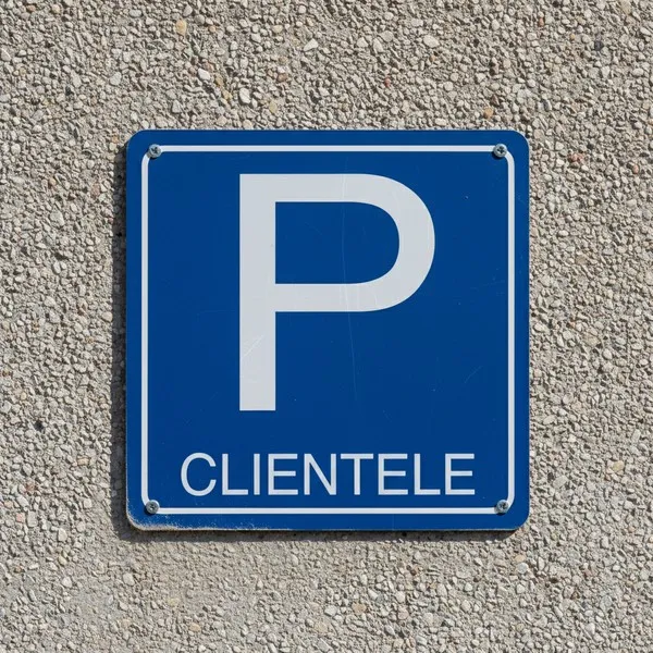 Panneau parking réservé clientèle avec pictogramme extérieur