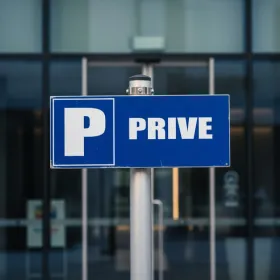 Panneau Parking Privé Alu Bleu – Signalétique Stationnement