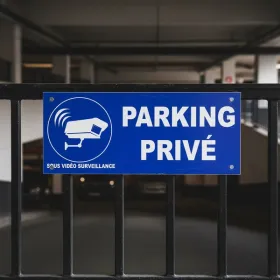 Panneau parking privé vidéosurveillance – sécurité parking