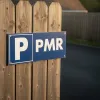 Panneau signalétique Parking PMR avec pictogramme handicapé