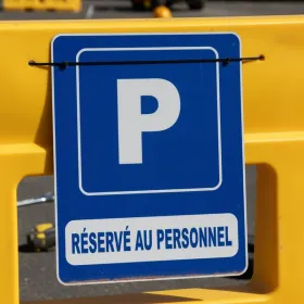 Parking Privatif Réservé au Personnel - Panneau Signalétique