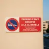 Panneau parking client, réservé à la clientèle