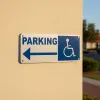 Panneau handicapé direction gauche - Accès parking PMR