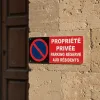 Panneau propriété privée parking réservé, stationnement interdit