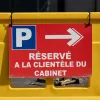 Panneau Parking Réservé Clientèle Cabinet Flèche Droite | Signalétique