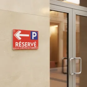Panneau parking réservé clientèle flèche gauche cabinet direction