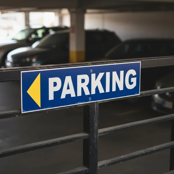 Panneau Parking Flèche Gauche | Signalisation Directionnelle
