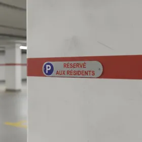 Plaque parking résidents aluminium – Emplacement réservé