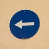 Panneau sens obligatoire à gauche – Panneau directionnel