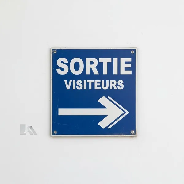 Panneau sortie visiteurs droite – Panneau directionnel