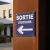 Panneau sortie visiteurs gauche – Panneau directionnel