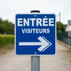 Panneau entrée visiteurs droite – Panneau directionnel