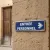 Panneau Entrée Personnel à Droite Hôtel Restaurant Gîte