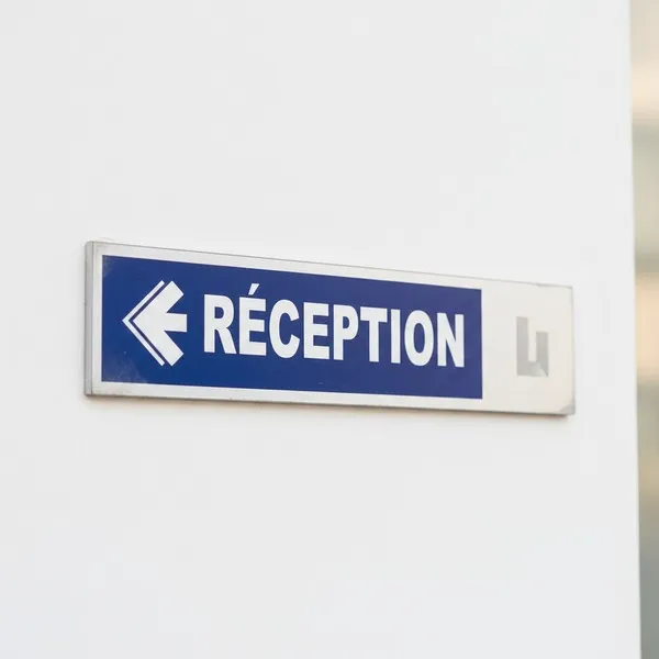 Panneau Réception à gauche – Signalétique Bureau
