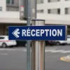 Panneau Réception à gauche – Signalétique Bureau