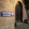 Panneau signalétique Réception visiteurs flèche droite entreprise