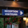 Panneau signalétique Réception visiteurs flèche droite entreprise