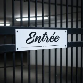 Panneau Entrée & Plaque de Portail Aluminium | Signalétique Extérieure