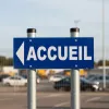 Panneau direction Accueil, flèche à gauche, bleu