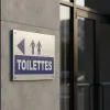 Panneau toilettes direction gauche – Panneau toilettes