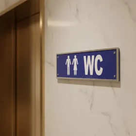 Panneau WC aluminium pour porte – Signalétique toilettes