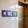 Panneau WC à gauche – Panneau hôtel, restaurant, gîte