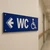 Panneau WC handicapés à gauche – Panneau hôtel, restaurant, gîte
