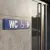 Panneau WC handicapés à droite – Panneau hôtel, restaurant, gîte