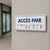 Plaque braille « Accès PMR » – signalétique tactile