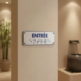 Plaque braille « Entrée » – signalétique accessible ERP