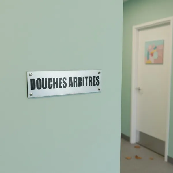 Plaque de porte douches arbitres – Plaque de porte