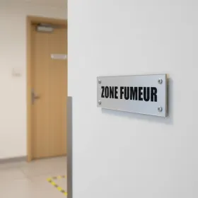 Plaque de porte zone fumeurs – Plaque de porte