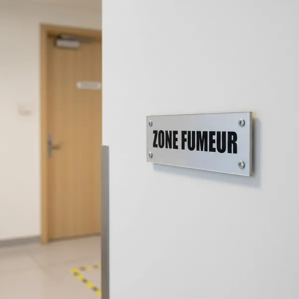 Plaque de porte zone fumeurs – Plaque de porte
