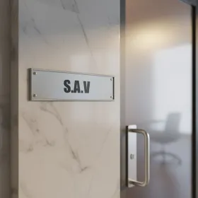 Plaque de porte S.A.V – service après-vente