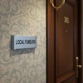 Plaque de porte Alu "LOCAL FUMEURS" – Plaque de porte
