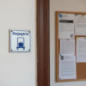 plaque de porte bagagerie – Plaque de porte