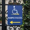 Panneau signalétique rampe d'accès PMR à gauche – handicap