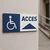 Panneau d'accès handicapé direction en haut –