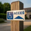Panneau d'accès handicapé direction en haut –