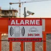 Panneau vidéosurveillance et alarme : Site protégé par caméra