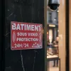 Panneau vidéo protection bâtiment surveillance continue 24h/24