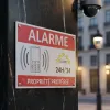Panneau vidéosurveillance alarme – Sécurité 24h/24, site protégé