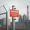 Panneau danger accès interdit au public signalétique sécurité