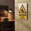 W015 Danger Charges suspendues – Panneau attention Danger