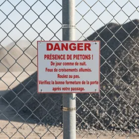 Panneau Danger présence de pietons ... – Panneau attention Danger