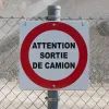 Panneau Attention sortie de camion – Panneau attention Danger
