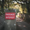 Signalétique Interdiction Durable: Panneau Passage Interdit Aluminium