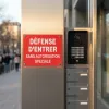 Panneau Défense d'entrer : accès interdit sans autorisation
